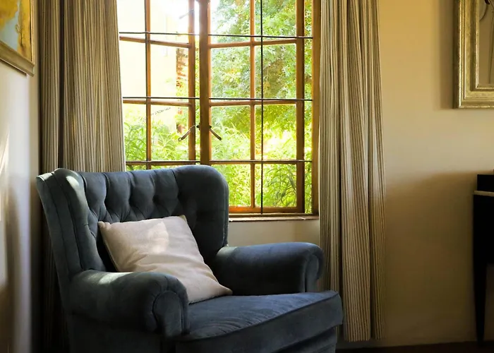 Zebra Cottage And Lodge