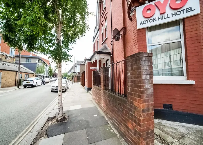 Oyo Tamtam Acton Hotel