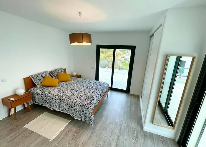 New And Modern 3 Bedroom Villa With Private Heated Pool Near Nazare