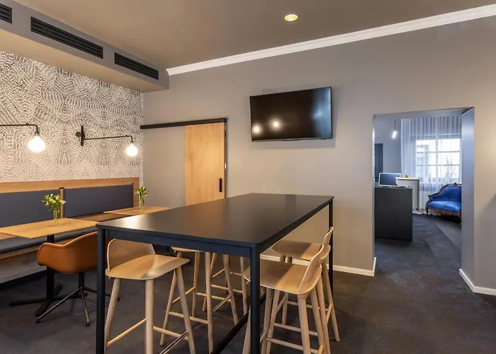 B-Hotel
