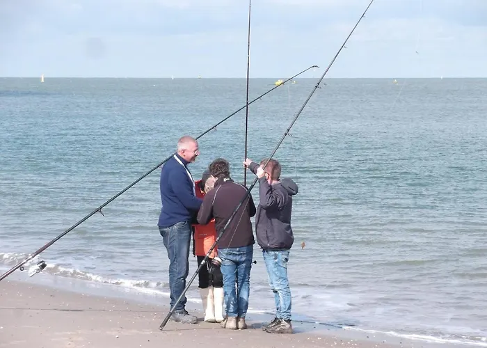Vakantiehuisje Gelegen Op Een Kattensprong Van Veerse Meer En Noordzee!
