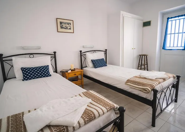 Giamaki Apartments