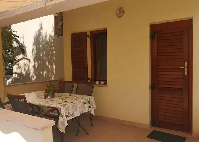 Flowers Apartments Medulin, Fucane 1A - Free Parking Included