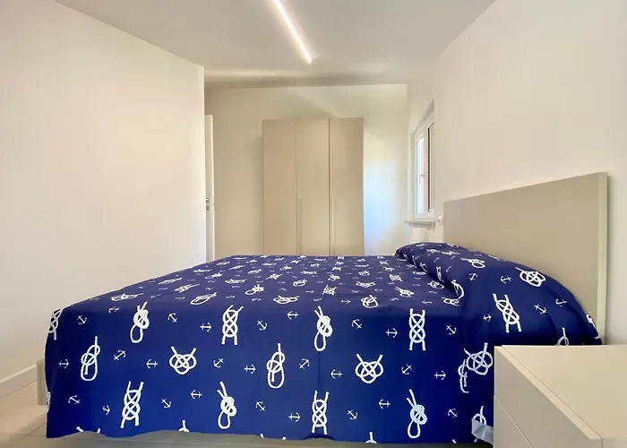 Em Apartments