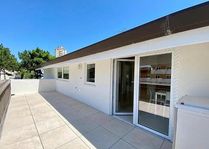Em Apartments