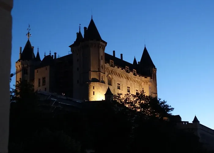 Vue Splendide Sur Chateau