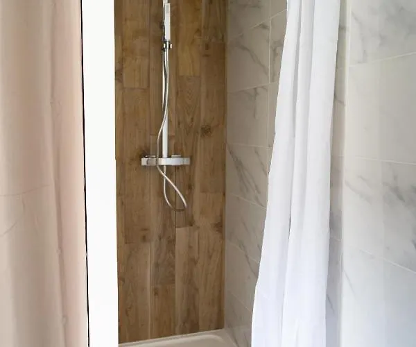 Appartement Cosy Avec Parking Prive A Saumur