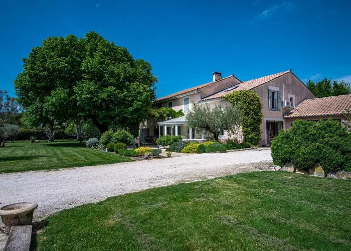 Stunning Property Between Alpilles And Luberon