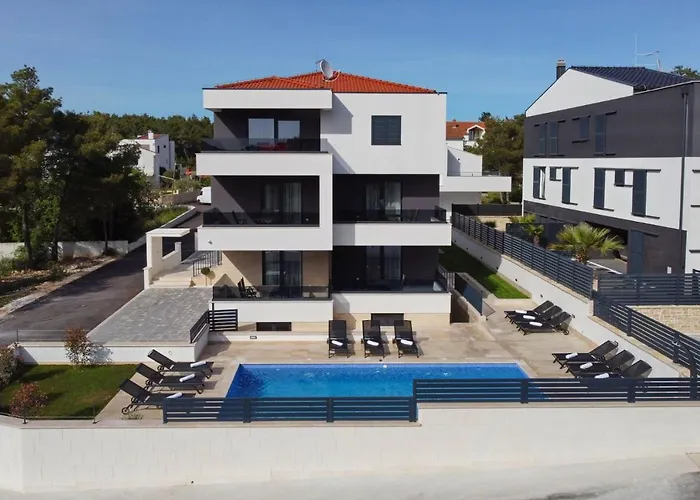 Villa Ankora 1 With Heated Pool