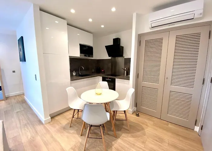 Magnifique Studio A Deux Pas Du Port De Saint-Tropez