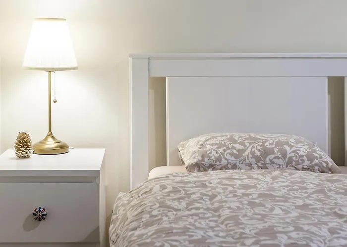 Goldcentral Apartments - Stylish Apartments - Wine Tasting Access