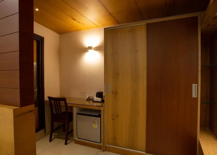 Hasco Tower Business Hotel Stay Close To Palakkad Junction Railway Station
