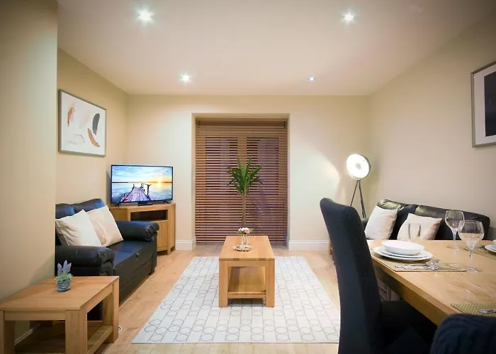 Superb City Center 1 Or 2 Bedroom Apts King Bed