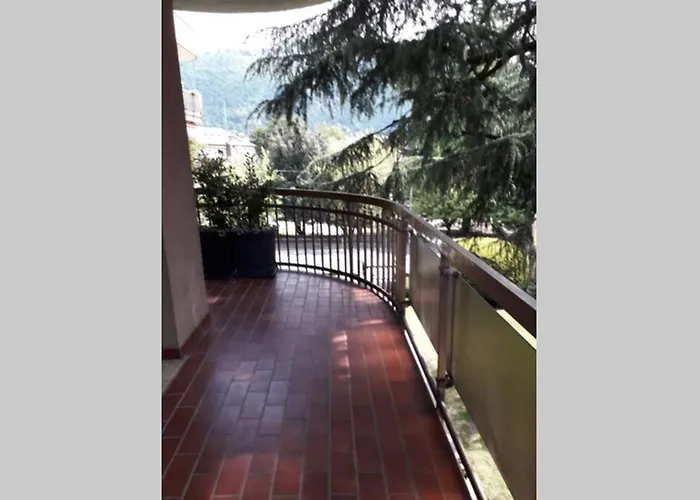 Lario Promenade: Family Friendly Apartment In Como