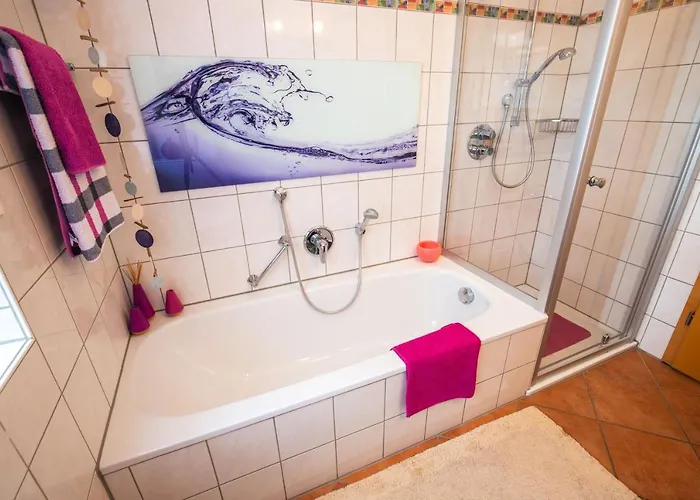 Erholungs-Apartment Mit Balkon Nahe Therme & Klinik
