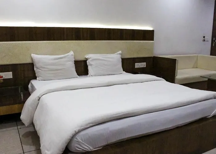 Hotel Apex Inn