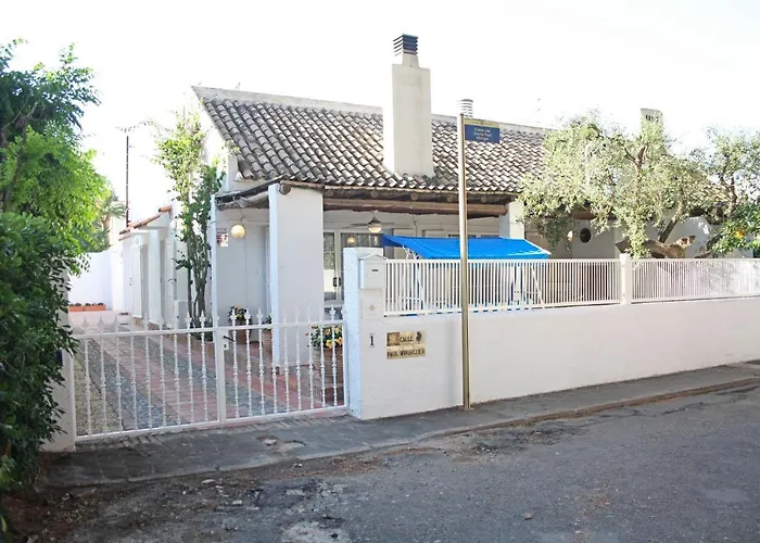 Lovely Villa Next To The Beach