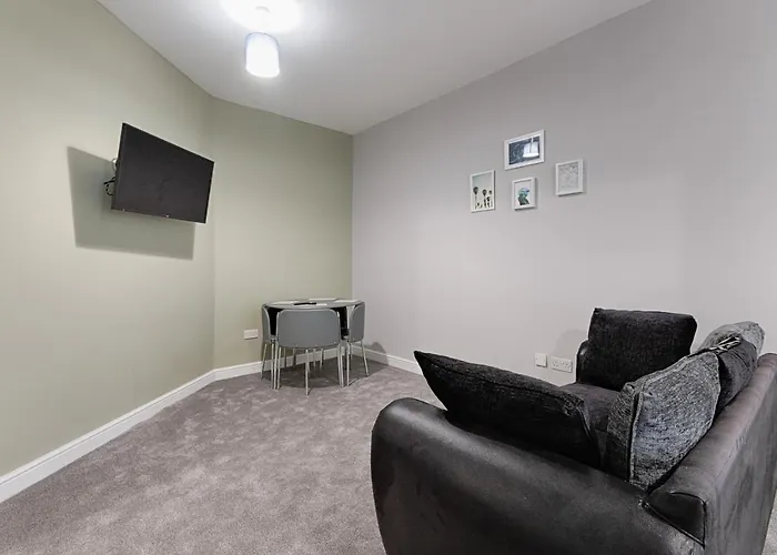 Copper House Contractor Accommodation With Free Parking