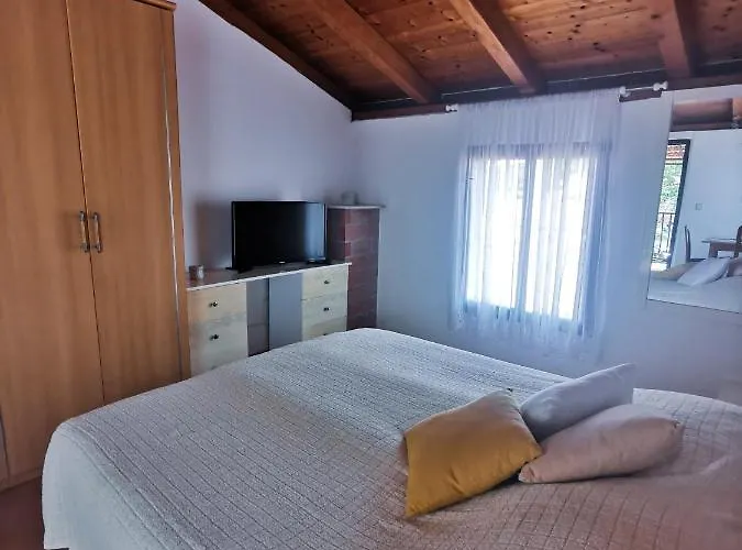 Apartments Losotovi Vrboska