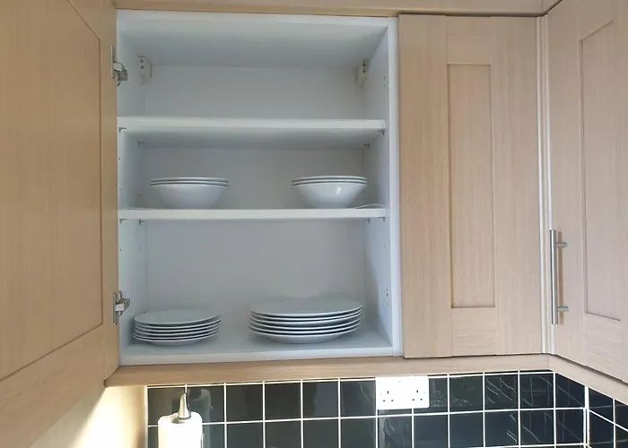 London Luxury 2 Bedroom Flat 5Min Walk From Overground, With Free Wifi, Free Parking-Sleeps X6