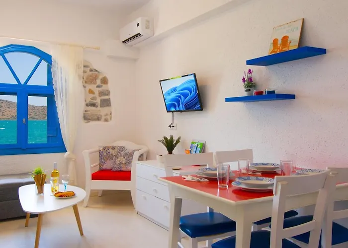 Eleftheria Sea Side Traditional House