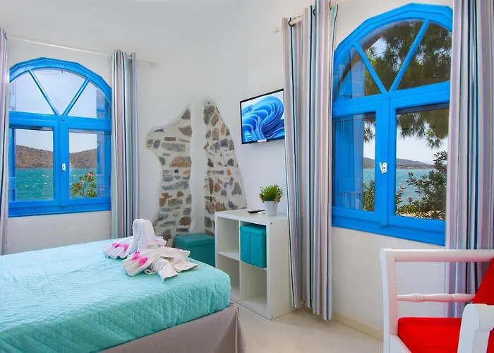Eleftheria Sea Side Traditional House