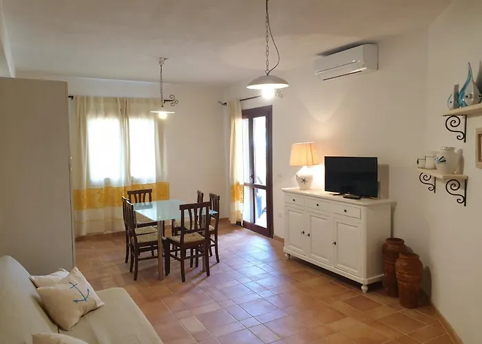 Capo Figari 9, Appartamento Spazioso Nel Centro Di Golfo Aranci Con Terrazza, Wi-Fi, Parcheggio Gratuito