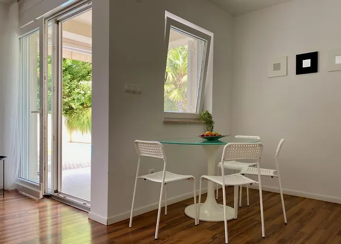 Private Pool And Mediterranean Garden Apt Mia