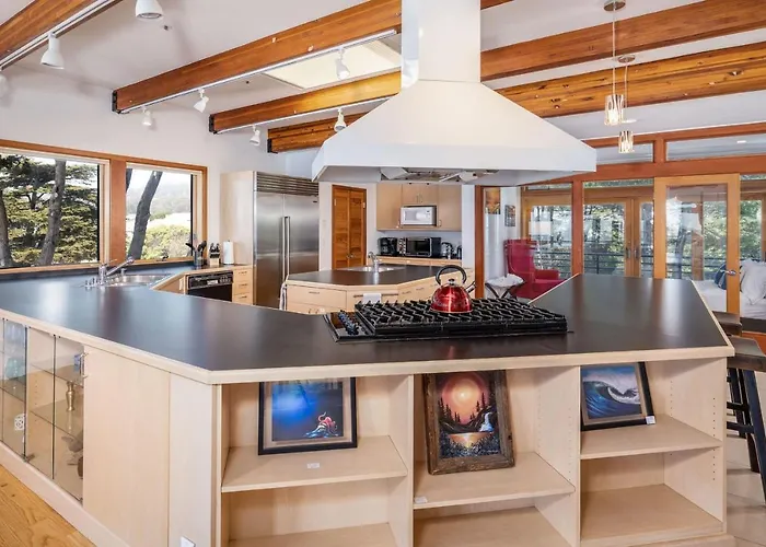 Luxury Beachfront Penthouse Walk To The Beach Restaurants Entertainment