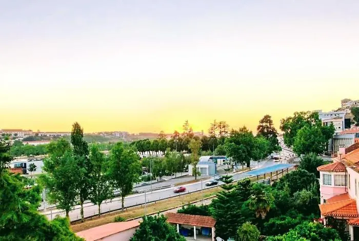 Stylish And Elegant Studio - Best View And Location In Coimbra Downton