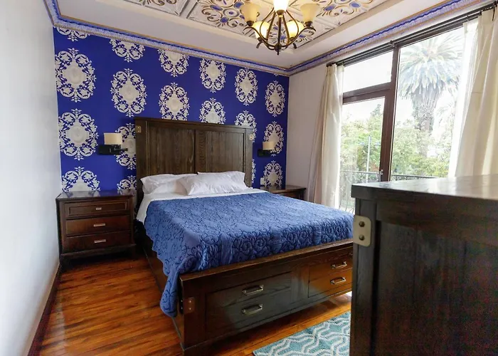 Hotel Azul De La Plaza By Chat Noir