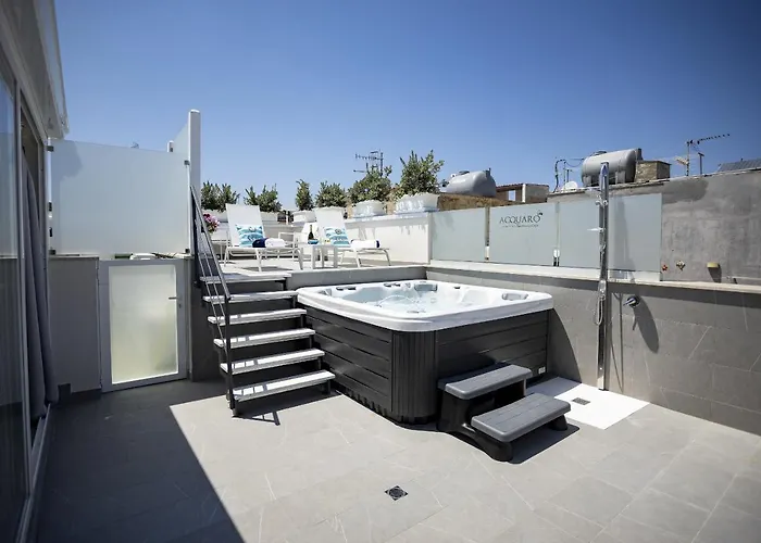Acquaro Suite Apartments