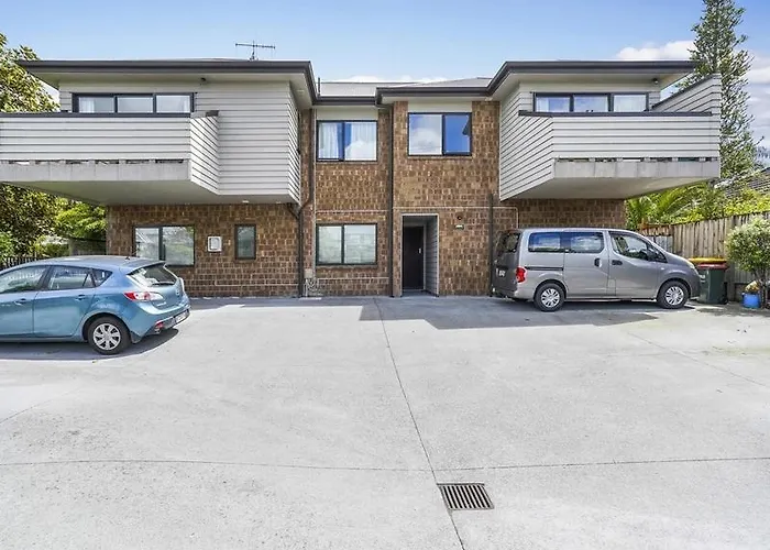 Lorne Apartments