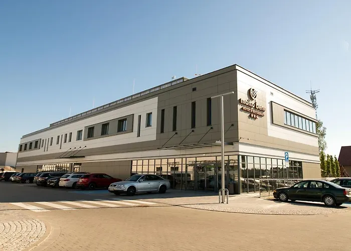Molto Bene Hotel & Restaurant
