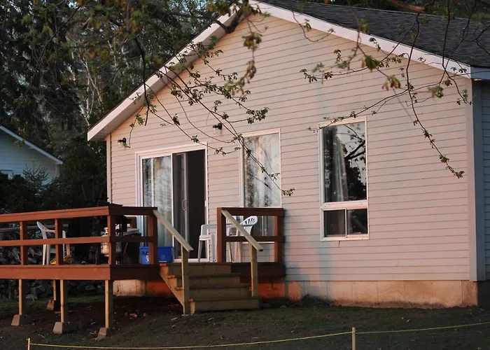 Merland Park Cottages And Motel