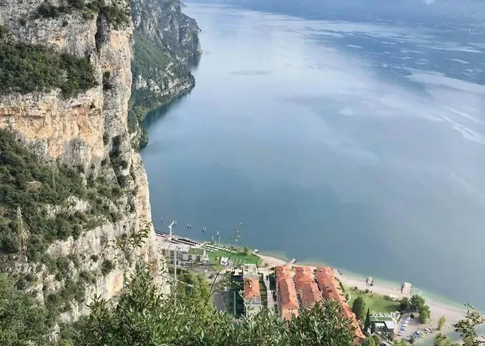 Antica Campione Rooms & Hostel