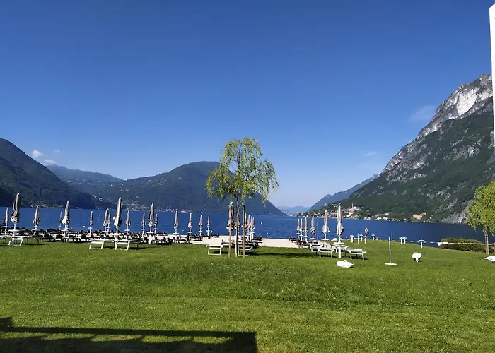 Bed and Breakfast PEONIA 2 posti Wi-Fi AC free park Jacuzzi Porlezza