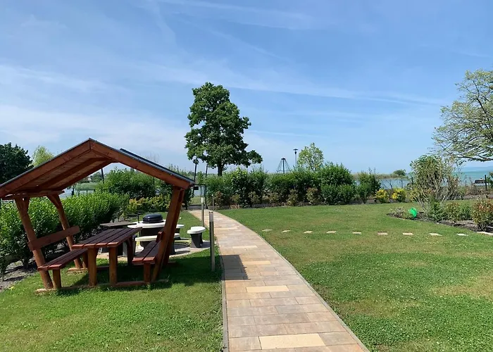 Balatonboglar - Golden Bridge Apartments