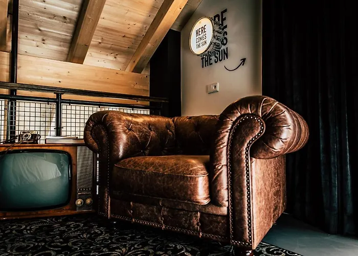 Boutique Apartments Old School