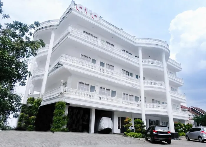 Oyo 696 Hasanah Guest House Syariah De Saphire