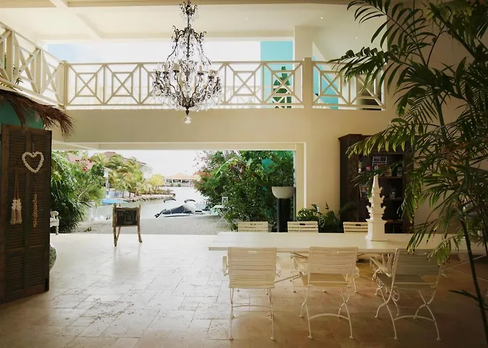Ocean Breeze Boutique Hotel & Marina