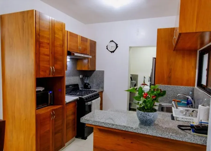 Hermoso Apartamento, 3 Habitaciones Espaciosas, 2 Aires Acondicionados