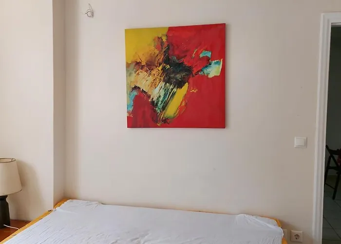 Joan'S Airport Apartment