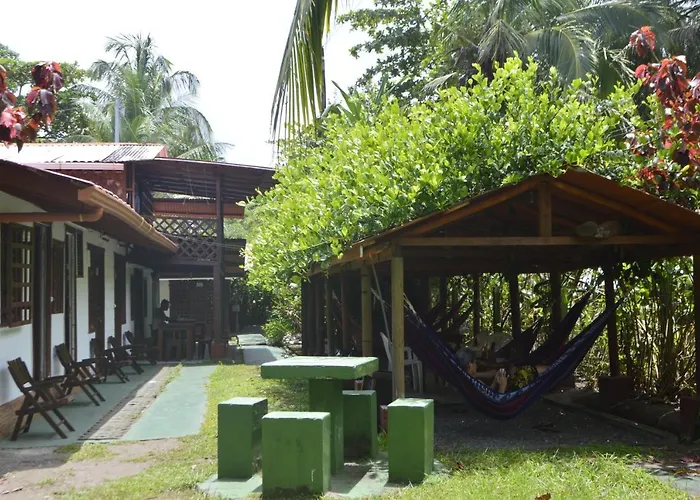 Cabinas Balcon Del Mar Tortuguero