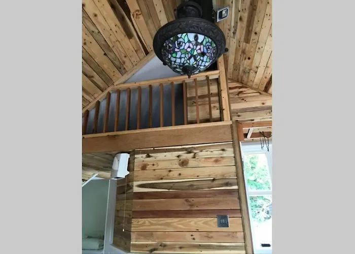 The Shed . A Cosy, Peaceful, 96% Recycled, Chalet.