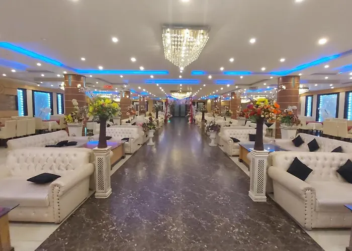 Royaute Luxury Hotel Sialkot