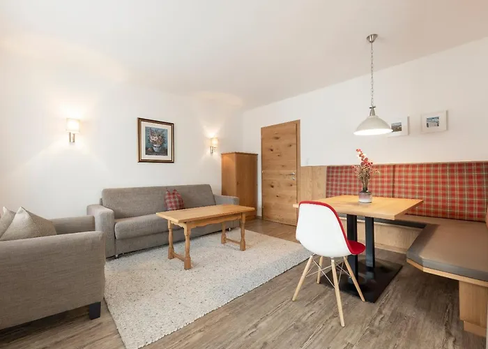 Ferienwohnung Haus Zyka - Inklusive Stubai Supercard - Naehe Elferlifte - Supermarkt - Busstop