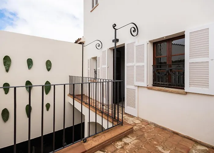 "Unic, Turisme D'Interior"