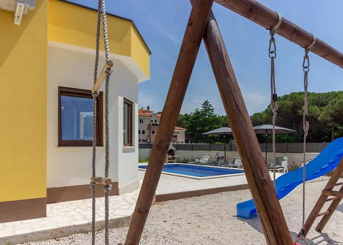Modern Villa Eve In Medulin With Pool Near The Beach