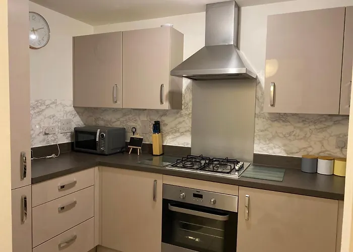 Spacious 2 Bed House For Corporate And Family Stays